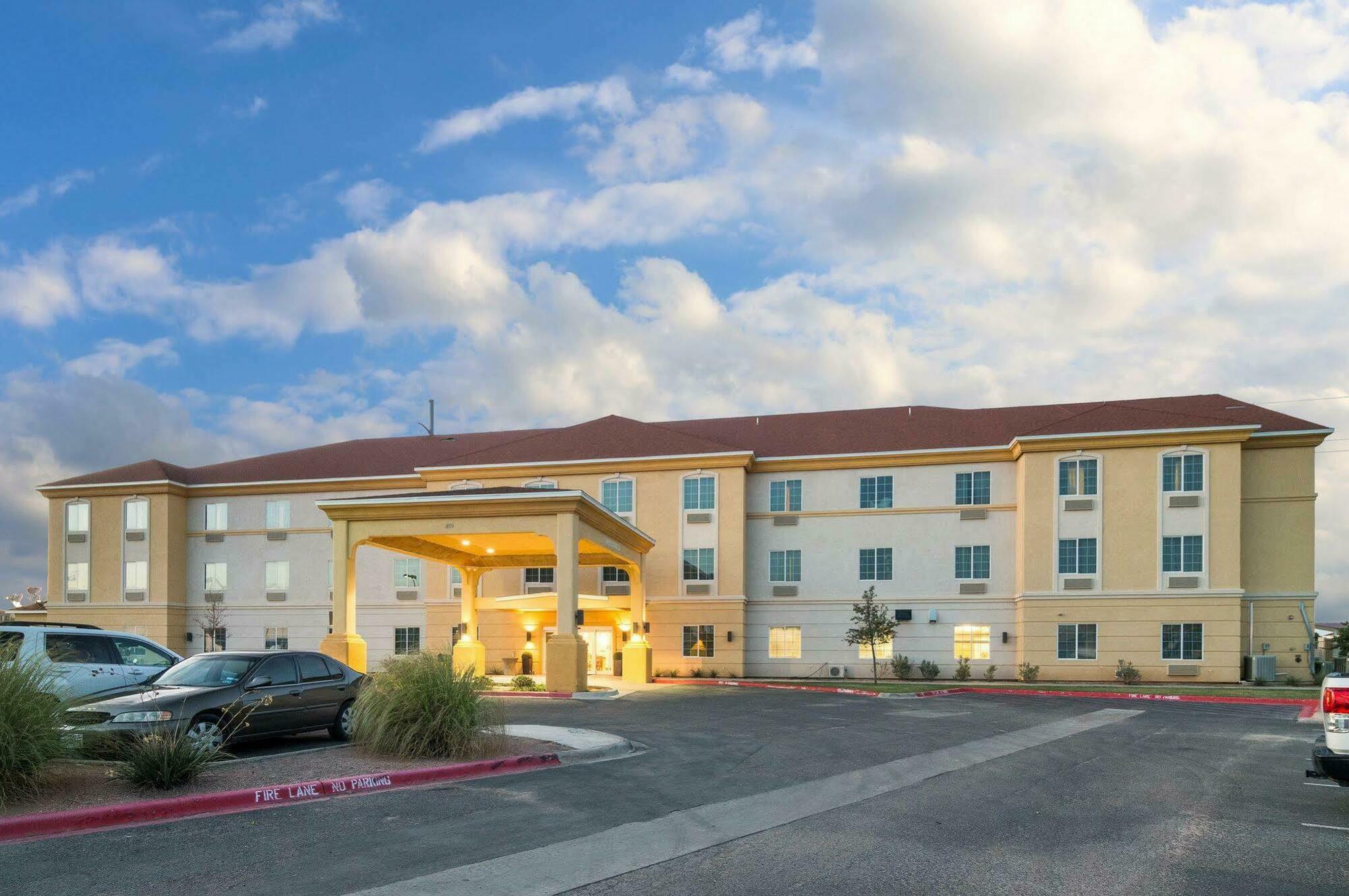 Comfort Inn & Suites, Odessa I-20 Exterior photo